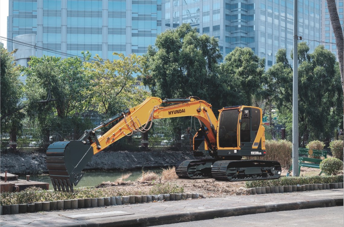 HX130 LCR, noul excavator de la Hyundai