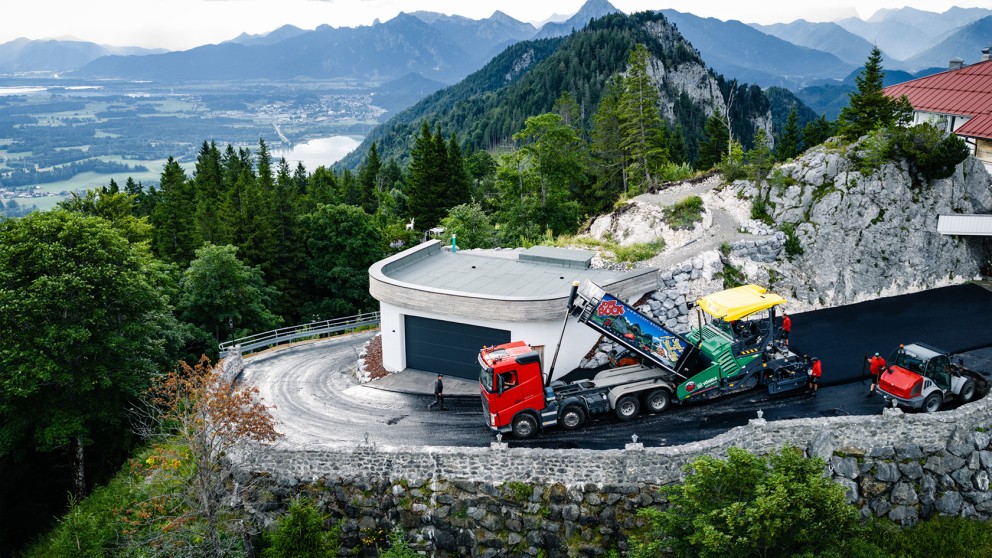 Challenging pavement rehabilitation with new Vögele SUPER 1800-5 X road paver